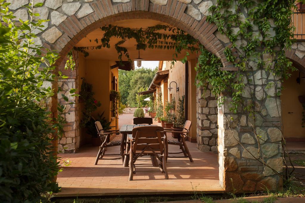 Agriturismo La Vecchia Fattoria Orte Exterior foto